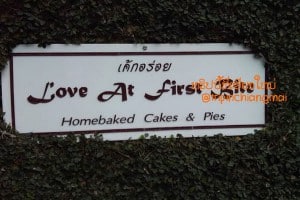 ร้านขนมเค้ก Love at First Bite เชียงใหม่